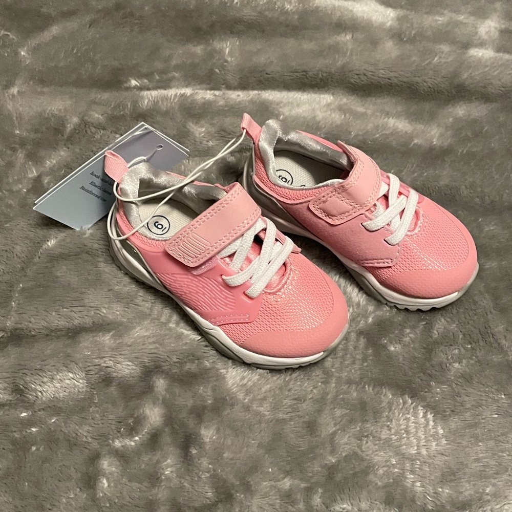Toddler Girls’ Pink & Silver Velcro Sneaker-Cat & Jack
